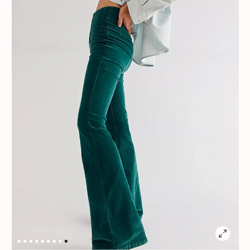 NWT FREE PEOPLE • Jayde corduroy cord flare jean Army MILITARY GREEN - Picture 5 of 6